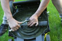Push Lawn Mower Blade Removal